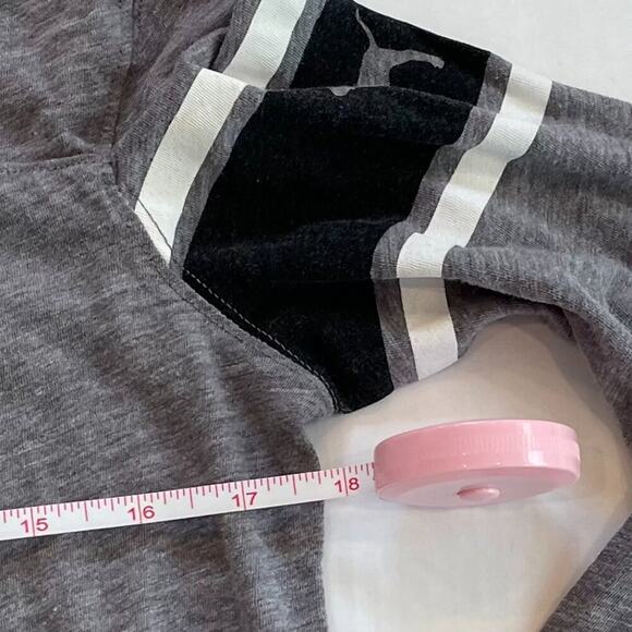 PINK Victoria's Secret Gray Varsity Stripe Logo Long Sleeve V-Neck T-Shirt, M - Picture 8 of 9